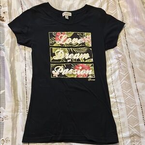 GUESS Black Fitted Graphic Short Sleeve Tee